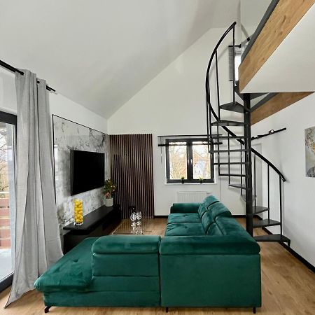 Apartamenty Maxa Czornyja イェレニャ・グーラ エクステリア 写真