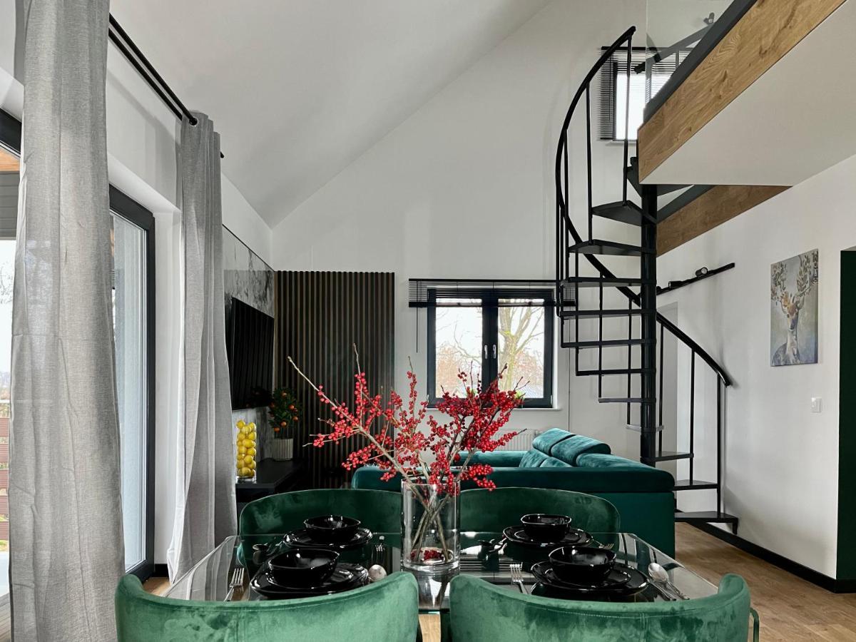 Apartamenty Maxa Czornyja イェレニャ・グーラ エクステリア 写真