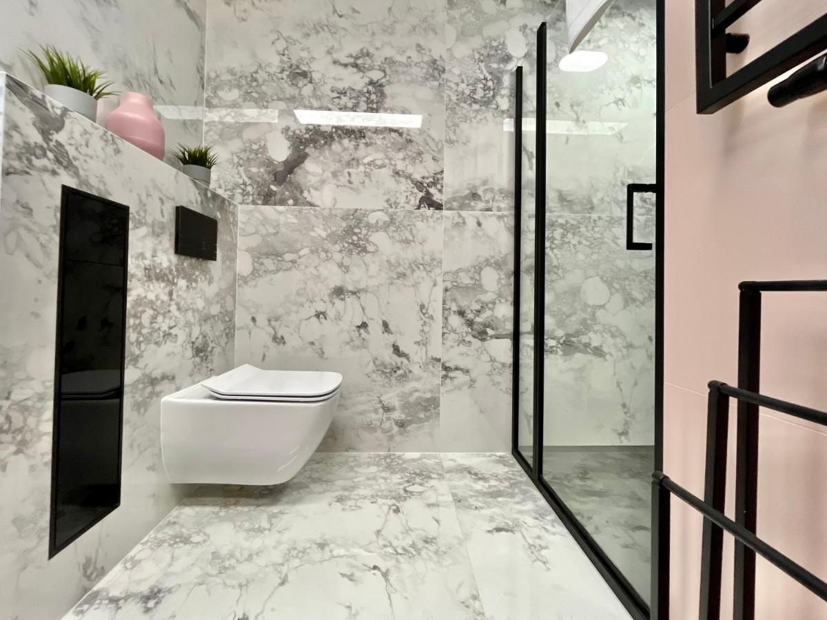 Apartamenty Maxa Czornyja イェレニャ・グーラ エクステリア 写真