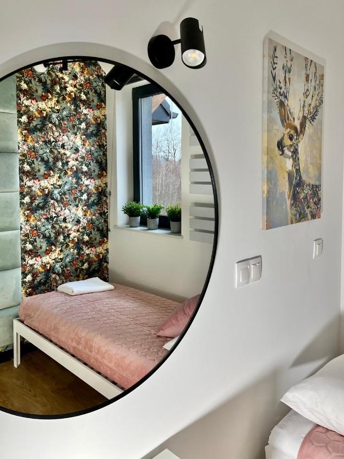 Apartamenty Maxa Czornyja イェレニャ・グーラ エクステリア 写真