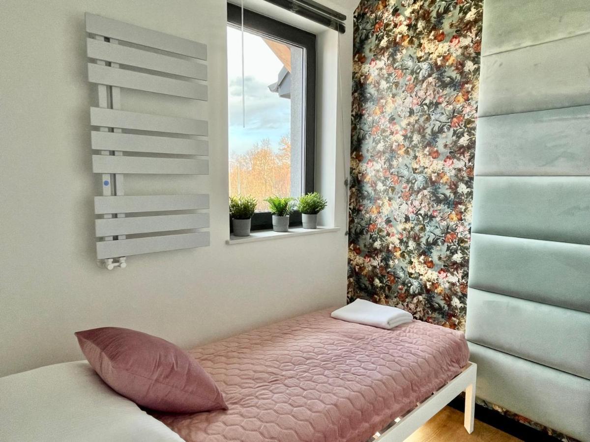 Apartamenty Maxa Czornyja イェレニャ・グーラ エクステリア 写真
