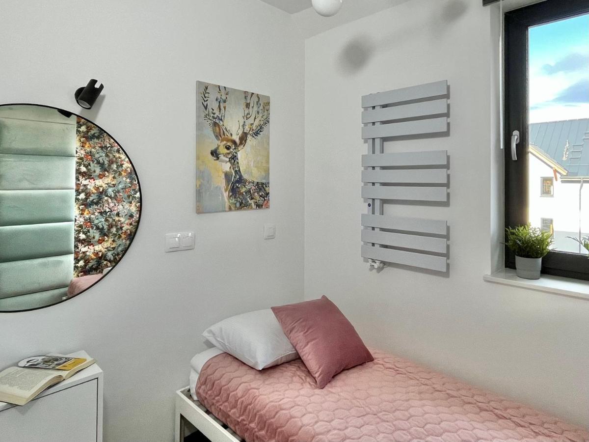 Apartamenty Maxa Czornyja イェレニャ・グーラ エクステリア 写真